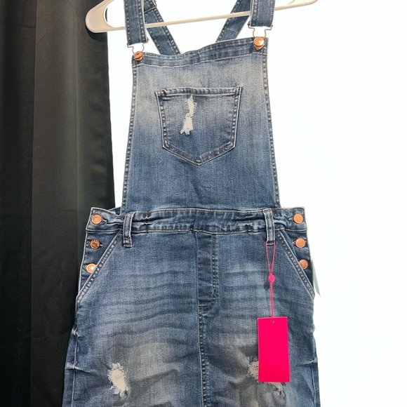NWT EZwear Flap Pocket Denim Raw Hem Overall Dress Size Medium - Picture 1 of 3